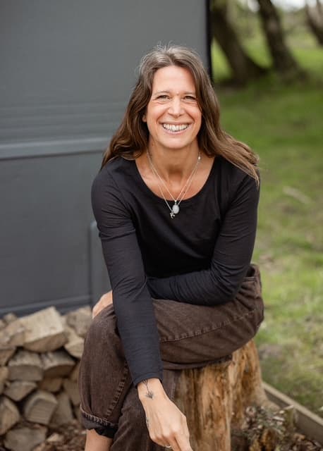 Joleene Gonzalez, Holistic Therapist